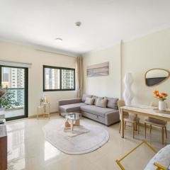 Luxury Marina Living with Pool Gym & near the beach