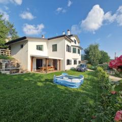Villa Prada Beauty through pastures and Lake Garda