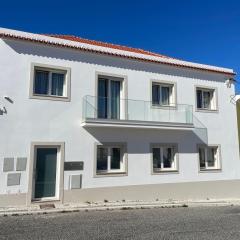 Casa das Redes - Walk to Peniche Beach