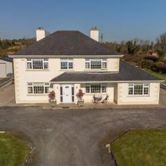 Loch View House in Loch Gowna