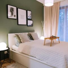 Modern Żoliborz Lux apartment near City Center with Parking and Garden