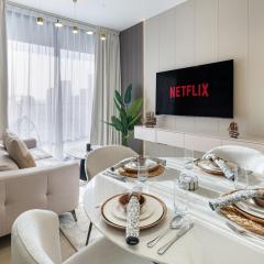Luxury 1br Jvc Pool & Balcony By Circle Mall