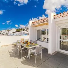 3 bedrooms apartment in Island Village pool view