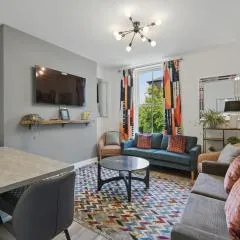 Central flat 4 bedroom, 2 bathroom, 2x parking - StayByNumbers