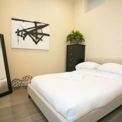 Downtown Loft Walk Anywhere Ideal for Nurses