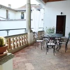 Villa Maghetti - modernized flat in historic palazzo in the center of Luino