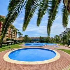 Beautiful, Unique Apartment with Pool & 3 Min to Beach