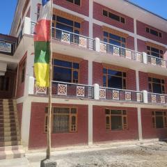 karma Home stay tabo