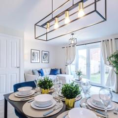 Luxury in Liverpool!- Walk to Airport & JLR-Speke Boulevard - Driveway Parking 3 Bedrooms 6 Beds Sleeps 9- Liverpool Waters-Docks- Bank Arena - Regular Work Stays Available - ARZ Stays