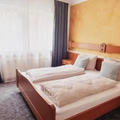 Doppelbett - Gästezimmer - 11min von Gießen 8,4km in Fernwald-Steinbach