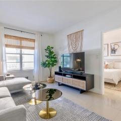 Contemporary chic, next to the beach - 1 Bedroom