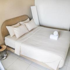 Greek House: Room w/Desk and Shared Pool&Kitchen/7