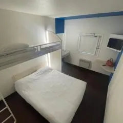 Unisotel Bollène A7 Ex-Hotel F1