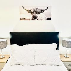 Elegant Room in Glasgow City Center