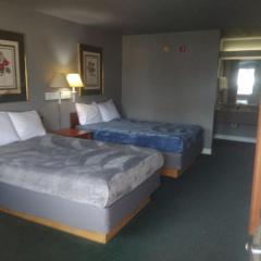 1 Full Bed Hotel Studio 214