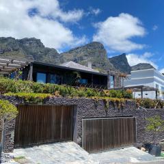 Villa Paradiso, Luxurious 8-Unit Escape in Bakoven, Camps Bay !