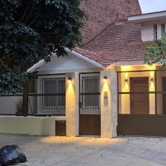 Dos habitaciónes independientes con baño privado en casa familiar