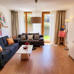 Schonach 2-apartments, mountain-Top next to forest, free parking, new kitchen, high-speed internet