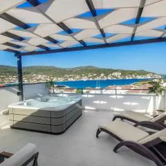 Villa Dalmatian Child with swimming pool, close to the beach