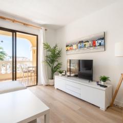 Castle Harbour Apartment with Heated Pool