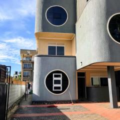 Yazmin's Bright Studio with Fast Wi-Fi & Parking