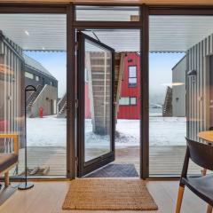 Explorers Rest, Henningsvær
