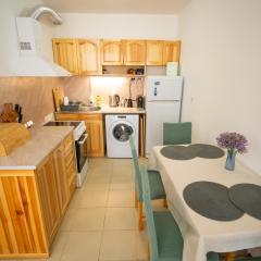 Spacious 2BD Apartment - Walk to City Center and free Parking by Flat Mаnager