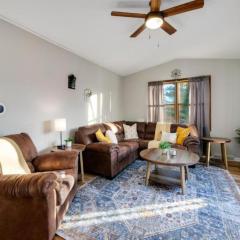 Natures Retreat Renovated with Quiet Pond Views