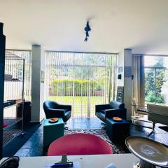 Lindo Loft Casal em Casa de Alto Padrão