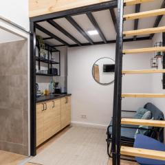 Studio-modern, Heroes' Square,central, quiet