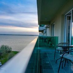 Sunny View Suites Mamaia by Moonlight Apartments