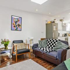 Stylish 2BR with Balcony in Islington - 4 people