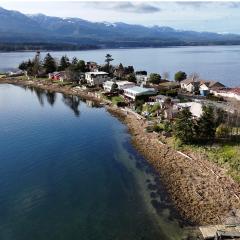 The Beach House at Deep Bay