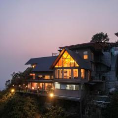 StayVista at Bourbon Sky with Bonfire, BBQ, Lawn