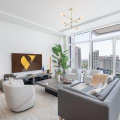 Vogue at Banyan Tree Residences - Luxury 2 Bedroom Apartment with Stunning Views and Balcony, Hillside Dubai