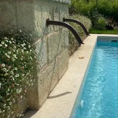 DE L'ART À LA MANIÈRE - Chambre d'Hôtes de Charme - 2 Suites Haut de Gamme - Idéal Couple & Famille - Piscine - Terrasse - Calme - 15min Saint-Émilion - EXPÉRIENCE Restauration d'Oeuvre d'Art