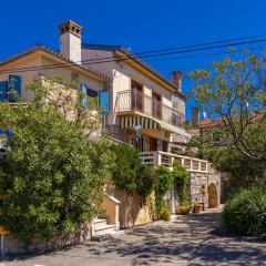 Holiday apartment WATERFRONT by the sea