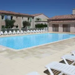 Charming rental with shared-pool in Mouries