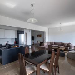 Coral Apartment-Three Bedroom Apartment with Balcony and Sea View