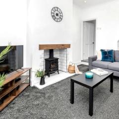 Chorlton House by Truestays - NEW 2 Bedroom House in Stoke-on-Trent