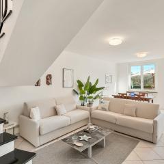 RoadToTheSeaLerici Private parking terrace