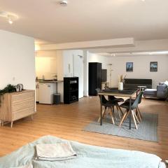 New Studio, Central & Quiet