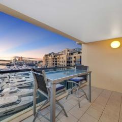 Sub-Penthouse with Marina View by Host Solutions