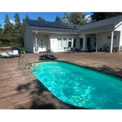 Lomamökki 25 km Turusta