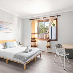 Double Room in Belmore - Ideal Stay with Great Convenience - Shared Bathroom