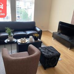 New Stylish Large 1-Bed Apartment - Close to Old Trafford & More