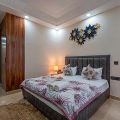 Divine India Service Apartment 3Bhk,J-267