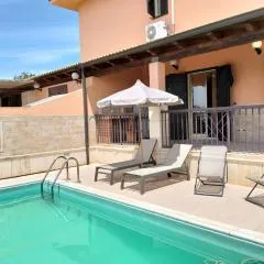 HOME 65 Seafront With Private Pool