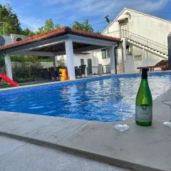 Kameni Dvori
