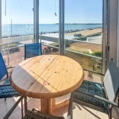 Cozy Apartment In Saint Gilles Croix De